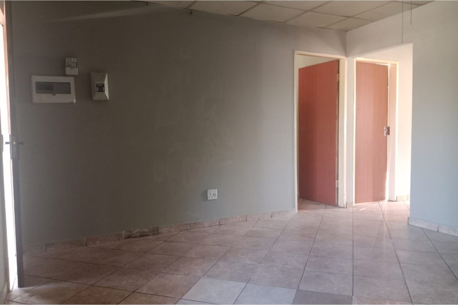 To Let 2 Bedroom Property for Rent in Oos Einde North West